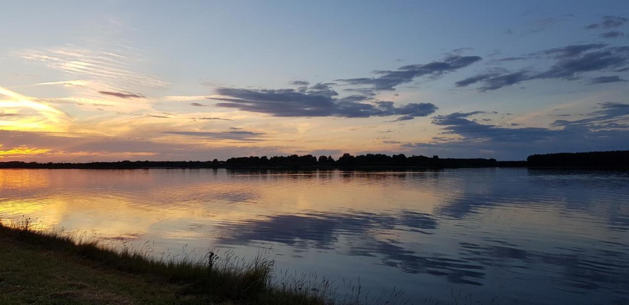Slapen Aan De Voet Van De Molen Ovezande Экстерьер фото